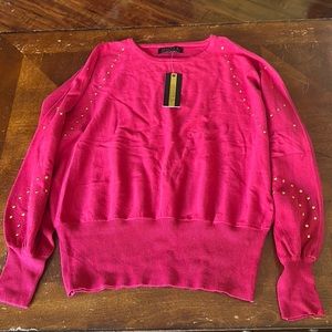 Women’s Magenta Pullover NWT